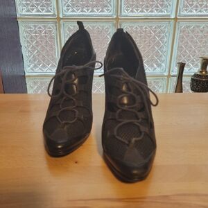 Manolo Blahnik  black leather/suede heel sz 7.5 (37 1/2) Rare!